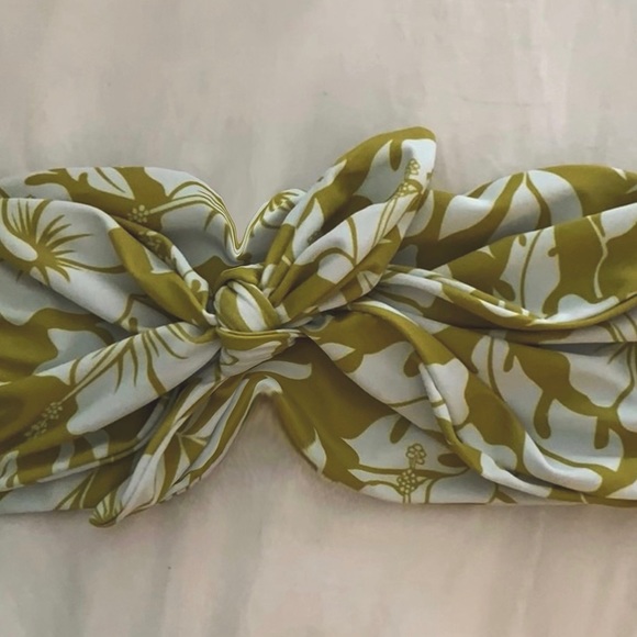 Sold*Swimsuit top only - Picture 2 of 3